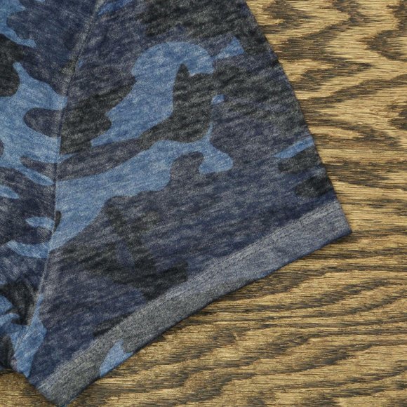 NWT Retro Look V-Neck T-Shirt Small Oceana Camo - Picture 6 of 8